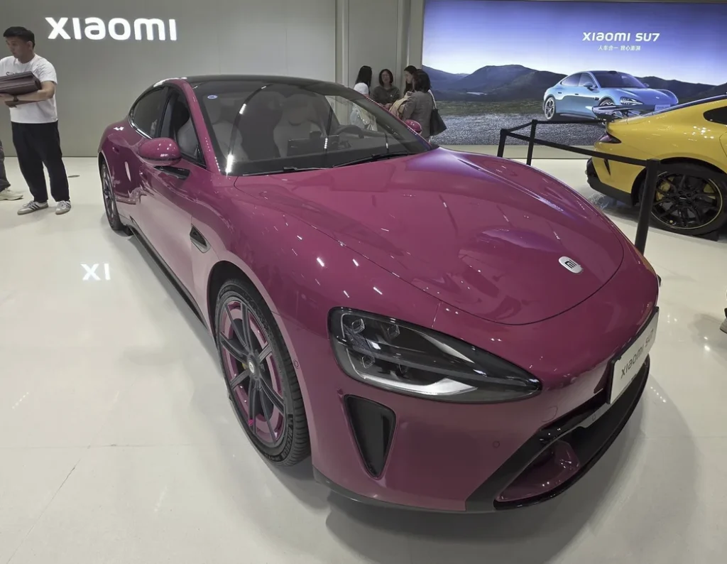 Erleben Sie die Zukunft der Elektromobilität mit dem Xiaomi SU7 Ultra, der Hauptattraktion der Shanghai International Auto Show 2025.